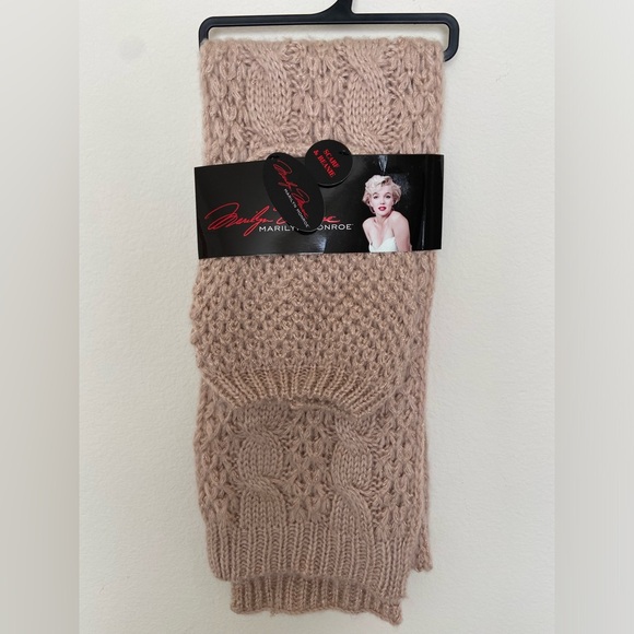 MARILYN MONROE WOMEN’S SCARF & BEANIE Champagne with sparkles color - Picture 1 of 7